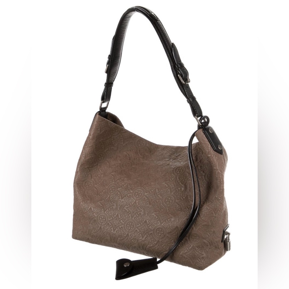 $4000 Large Louis Vuitton Antheia bag w/ Authentication and dust bag